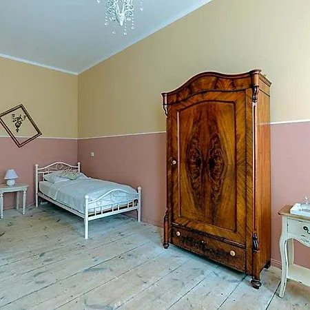 Alte Lebkuchenfabrik Bed and Breakfast 3*