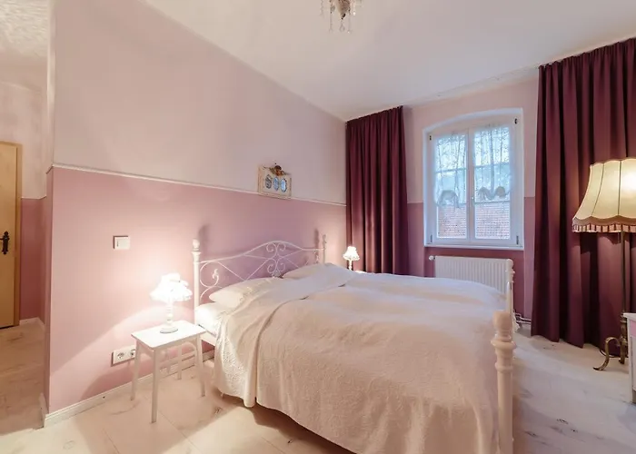 Alte Lebkuchenfabrik Bed & Breakfast 3*